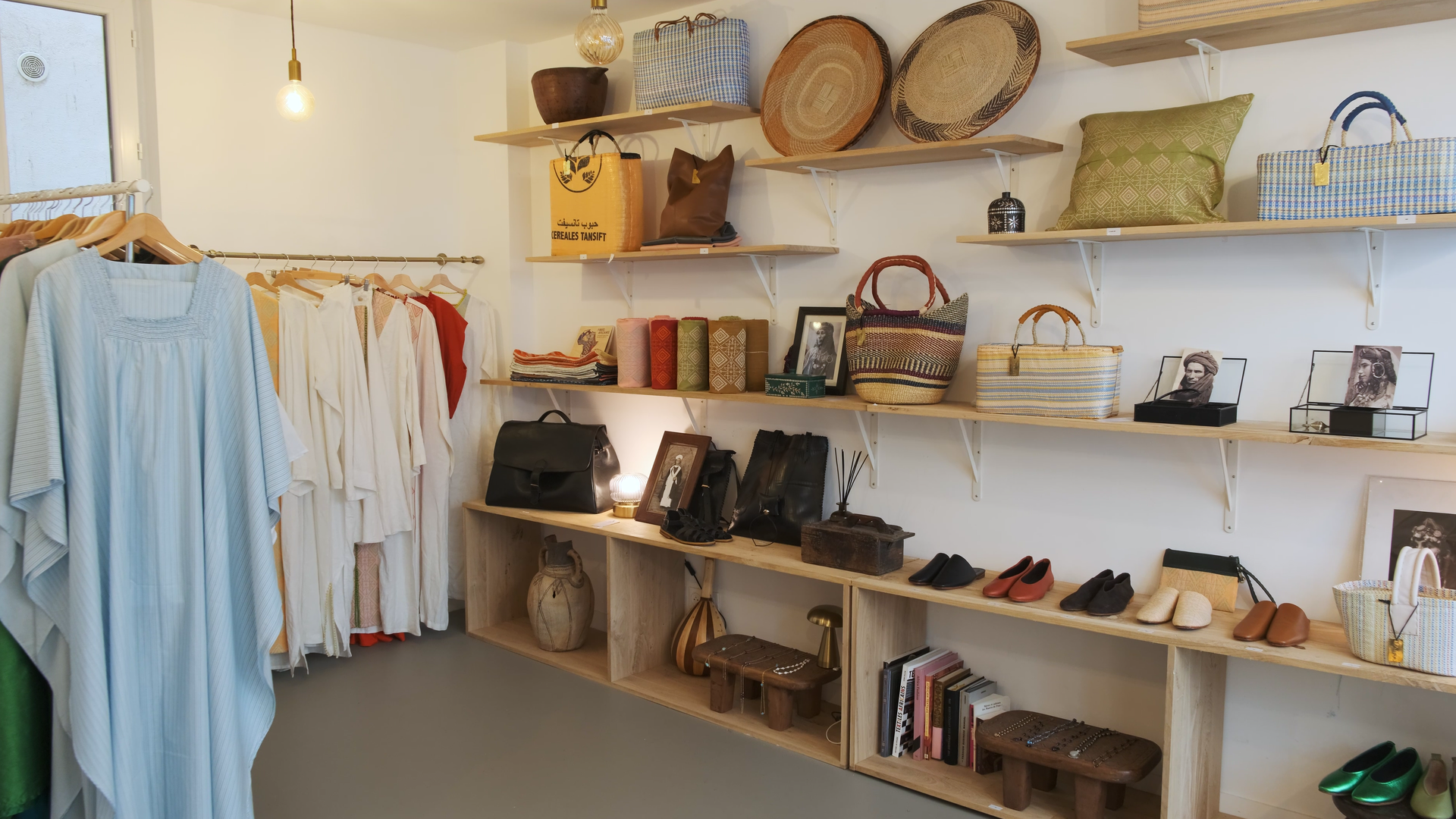 Photo de l'intérieur de l'atelier boutique Jarama paris 18 